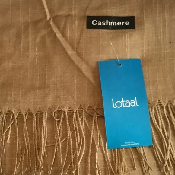 NWT Cashmere wrap/scarf - Picture 4 of 4